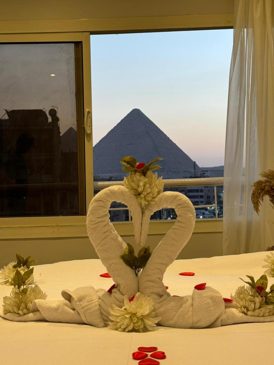 Khufu Pyramids Inn Nazlet el-Sîsi Exterior foto